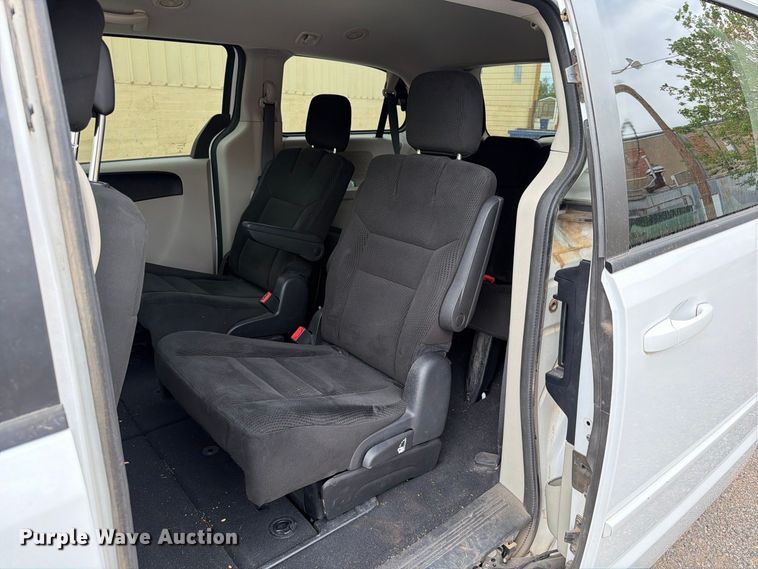 image for item EW7565 2016 Dodge Grand Caravan van