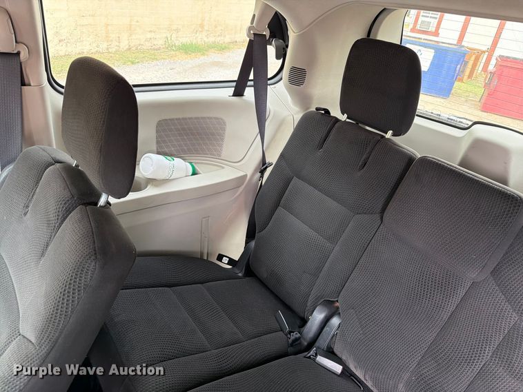 image for item EW7565 2016 Dodge Grand Caravan van