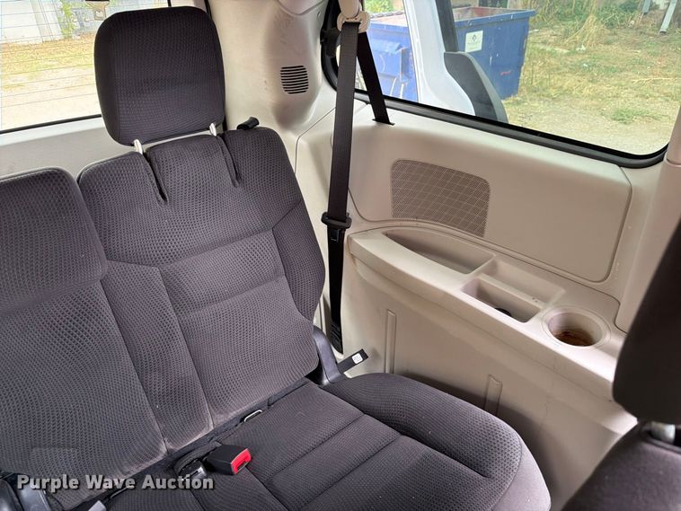 image for item EW7565 2016 Dodge Grand Caravan van