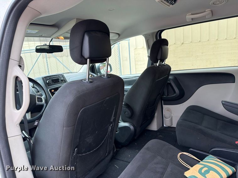 image for item EW7565 2016 Dodge Grand Caravan van