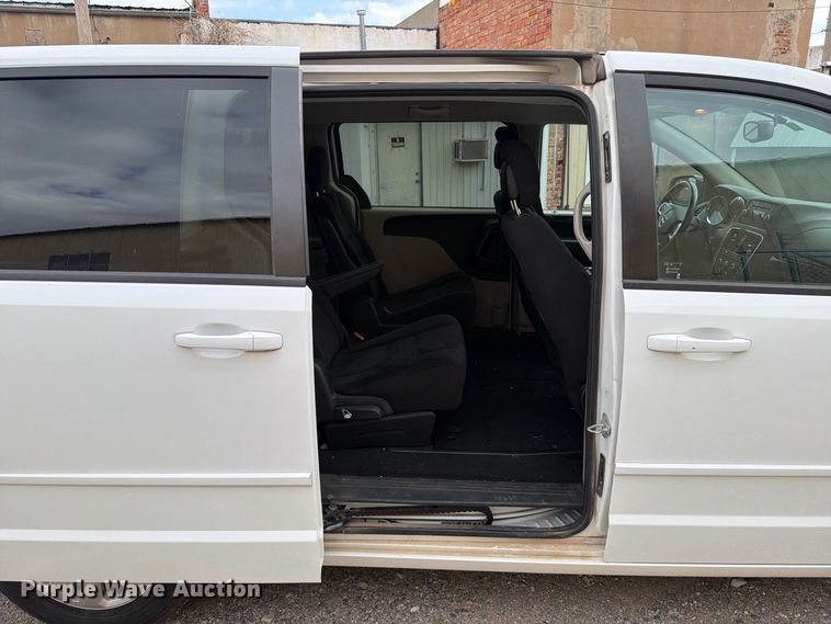 image for item EW7565 2016 Dodge Grand Caravan van