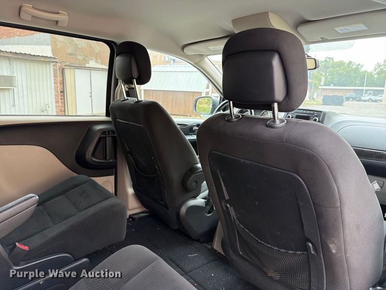 image for item EW7565 2016 Dodge Grand Caravan van