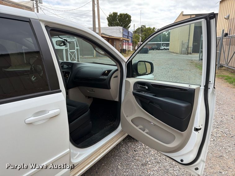 image for item EW7565 2016 Dodge Grand Caravan van