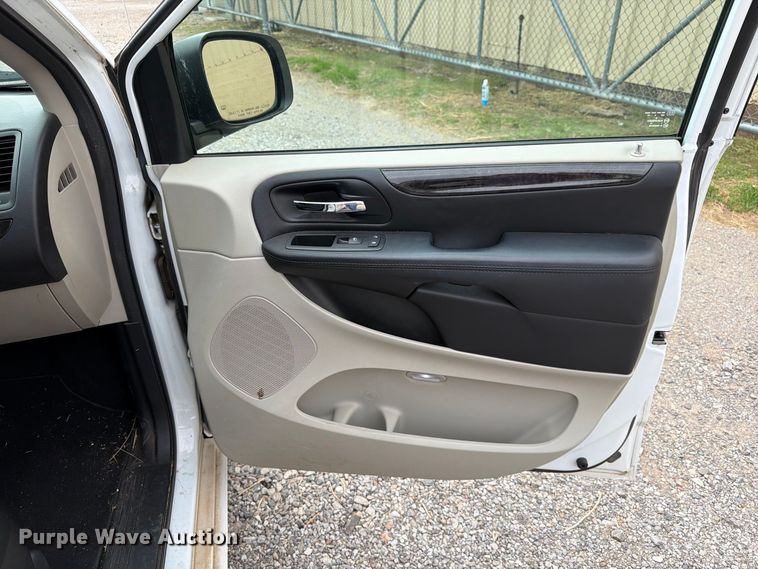 image for item EW7565 2016 Dodge Grand Caravan van