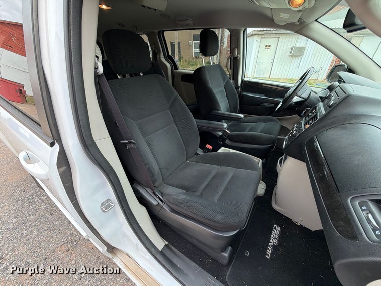 image for item EW7565 2016 Dodge Grand Caravan van