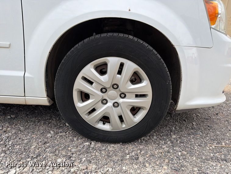 image for item EW7565 2016 Dodge Grand Caravan van