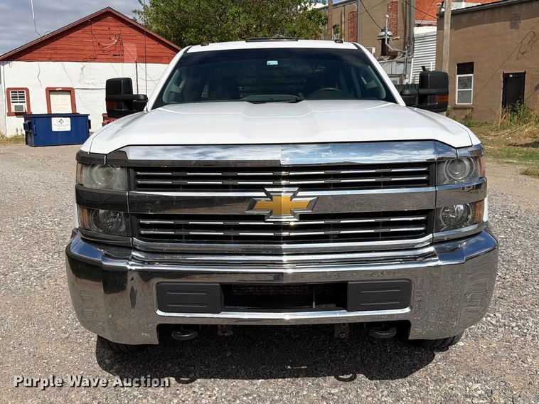 image for item EW7566 2015 Chevrolet Silverado 3500HD Crew Cab flatbed pickup truck