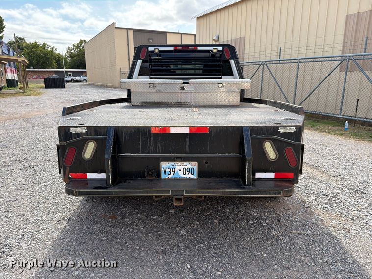 image for item EW7566 2015 Chevrolet Silverado 3500HD Crew Cab flatbed pickup truck