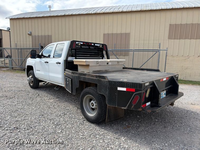 image for item EW7566 2015 Chevrolet Silverado 3500HD Crew Cab flatbed pickup truck