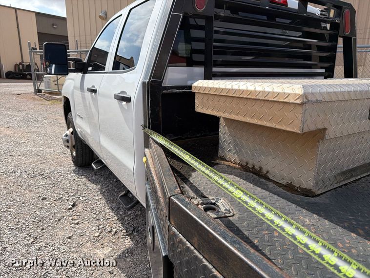 image for item EW7566 2015 Chevrolet Silverado 3500HD Crew Cab flatbed pickup truck