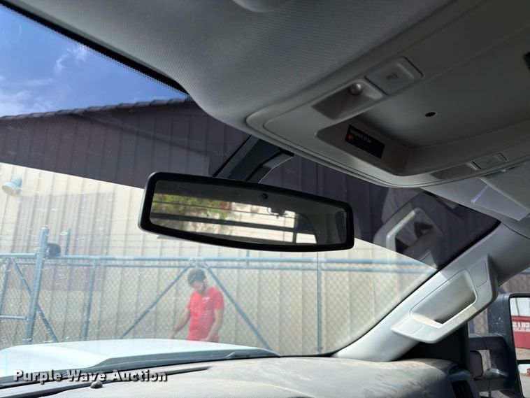 image for item EW7566 2015 Chevrolet Silverado 3500HD Crew Cab flatbed pickup truck