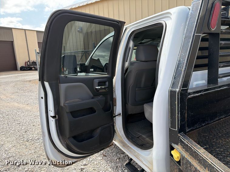 image for item EW7566 2015 Chevrolet Silverado 3500HD Crew Cab flatbed pickup truck