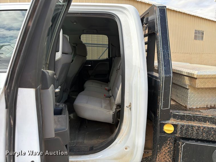 image for item EW7566 2015 Chevrolet Silverado 3500HD Crew Cab flatbed pickup truck