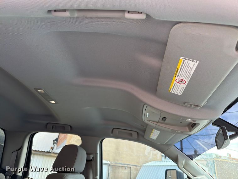 image for item EW7566 2015 Chevrolet Silverado 3500HD Crew Cab flatbed pickup truck