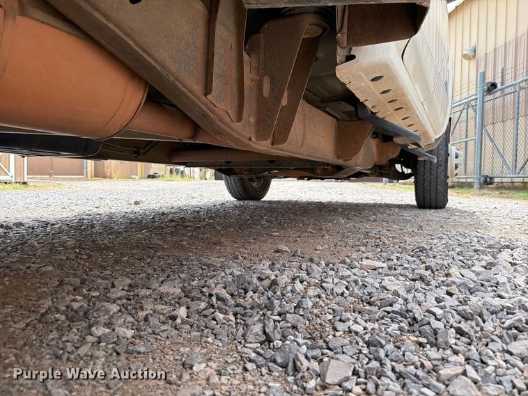 image for item EW7566 2015 Chevrolet Silverado 3500HD Crew Cab flatbed pickup truck