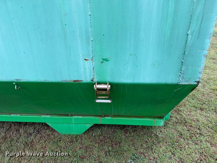 image for item EW7580 Roll-off container
