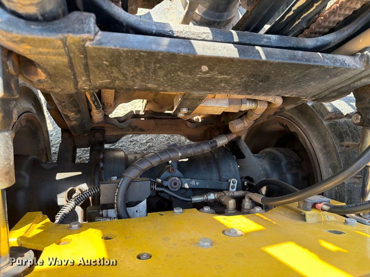 image for item EW8964 Yale GDP060VXEXSE091 forklift