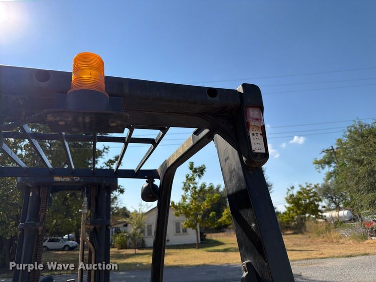 image for item EW8964 Yale GDP060VXEXSE091 forklift