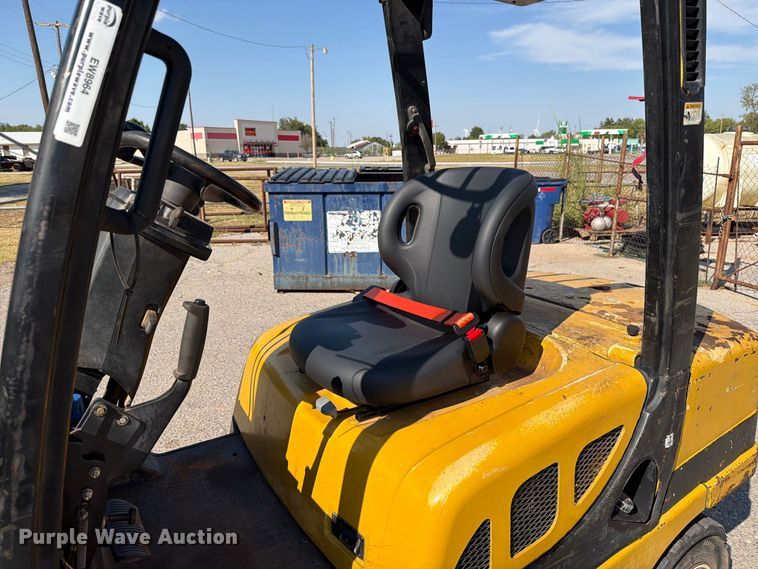image for item EW8964 Yale GDP060VXEXSE091 forklift