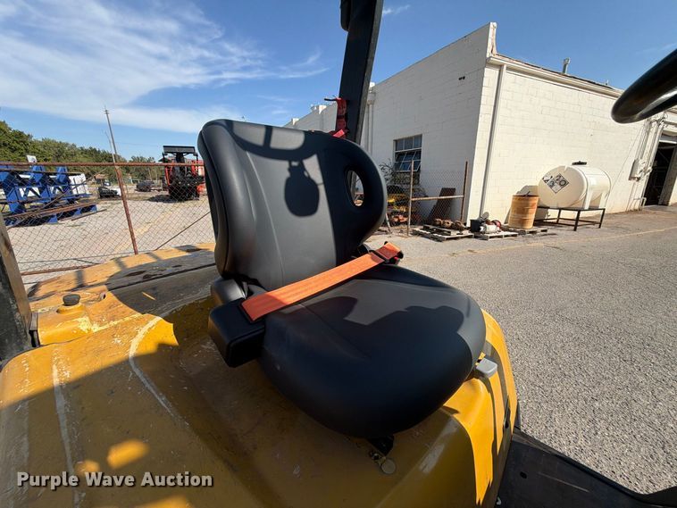 image for item EW8964 Yale GDP060VXEXSE091 forklift