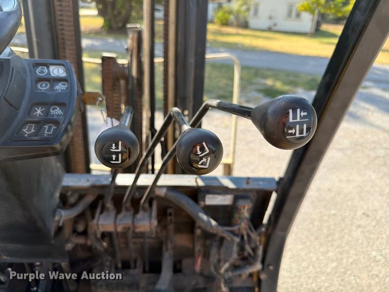 image for item EW8964 Yale GDP060VXEXSE091 forklift