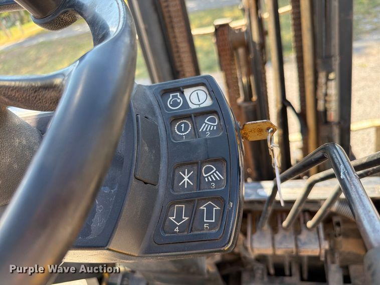 image for item EW8964 Yale GDP060VXEXSE091 forklift