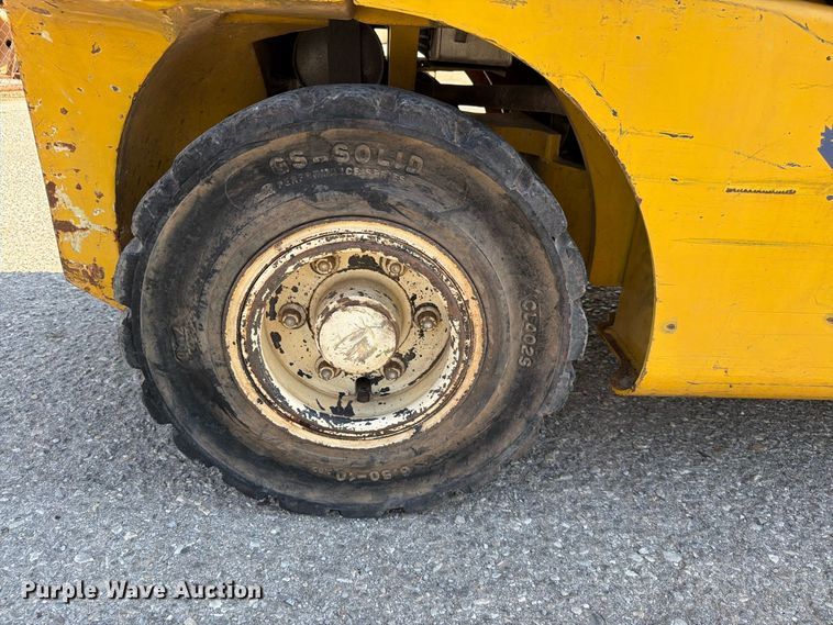 image for item EW8964 Yale GDP060VXEXSE091 forklift