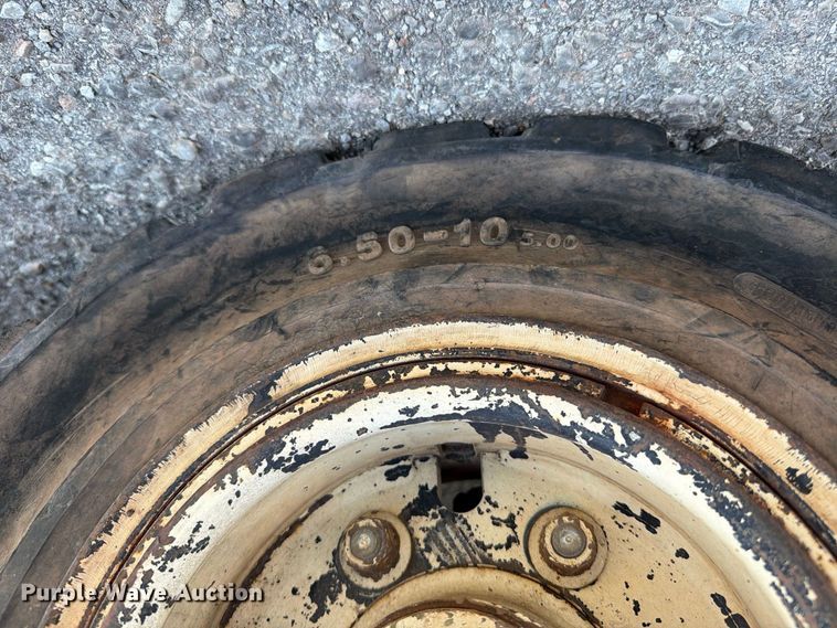 image for item EW8964 Yale GDP060VXEXSE091 forklift
