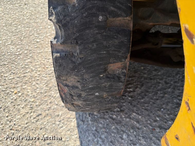 image for item EW8964 Yale GDP060VXEXSE091 forklift