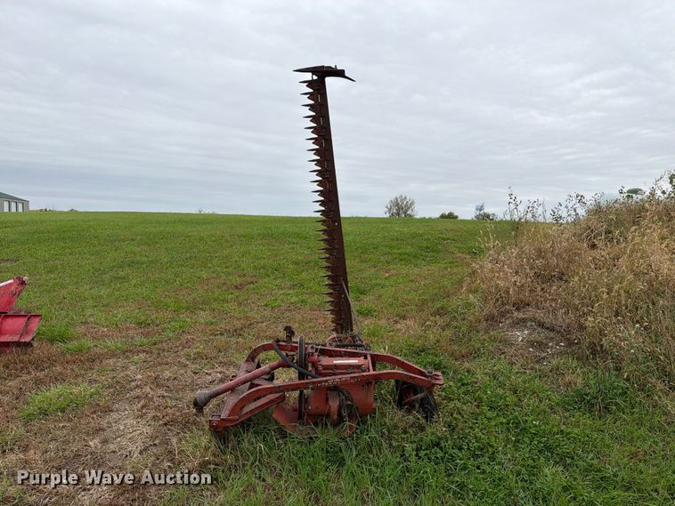 image for item EX1055 International 200 sickle mower