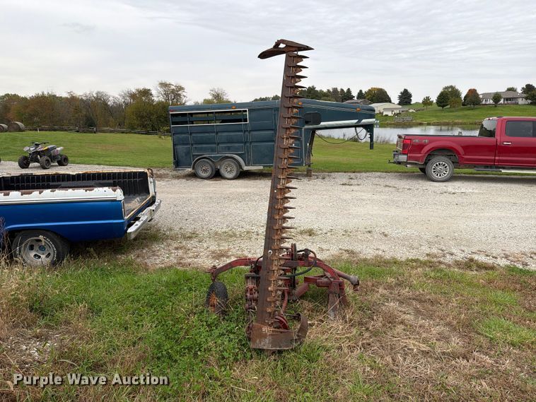 image for item EX1055 International 200 sickle mower