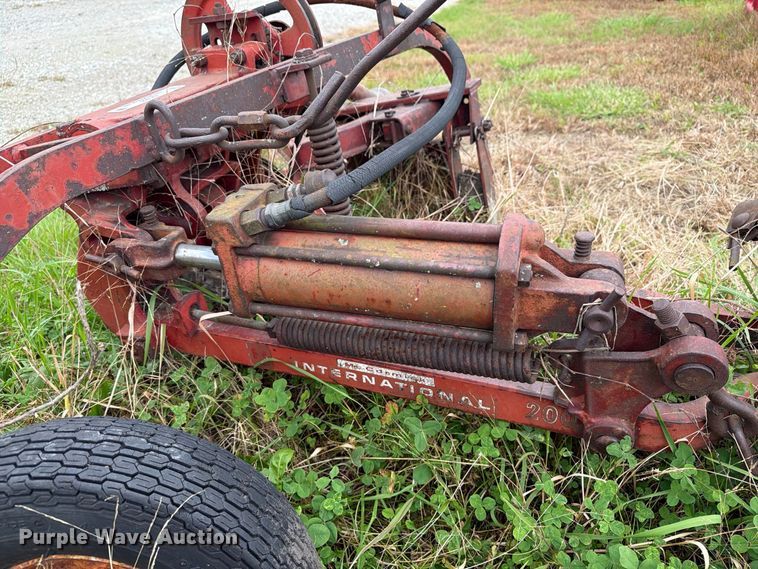 image for item EX1055 International 200 sickle mower