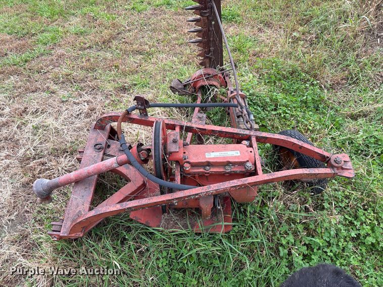 image for item EX1055 International 200 sickle mower