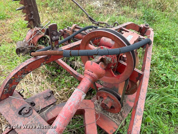 image for item EX1055 International 200 sickle mower