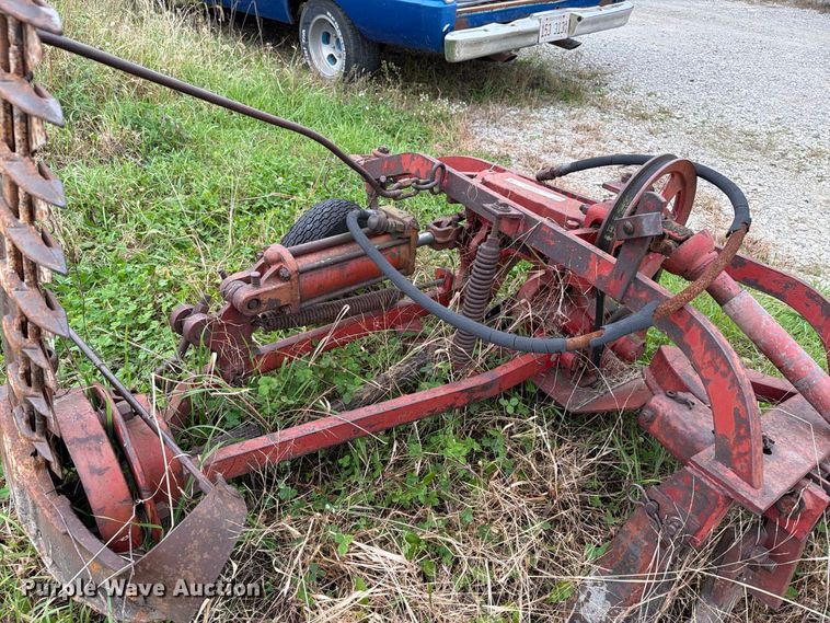 image for item EX1055 International 200 sickle mower