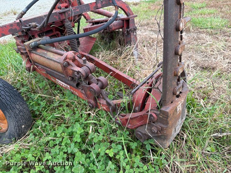 image for item EX1055 International 200 sickle mower
