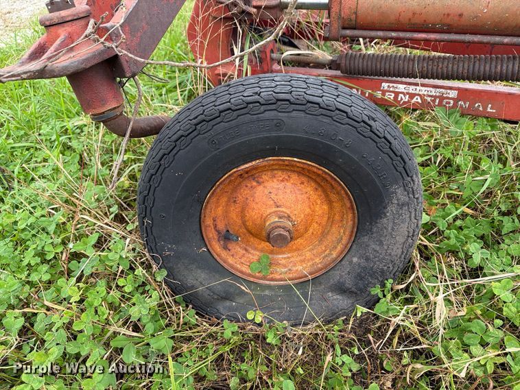 image for item EX1055 International 200 sickle mower