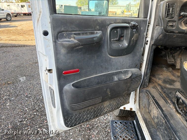 image for item EX1086 2003 Chevrolet C5500 