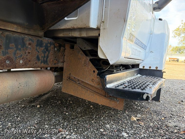 image for item EX1086 2003 Chevrolet C5500 