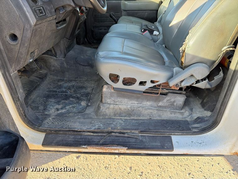 image for item EX1136 2011 Ford F150 pickup truck