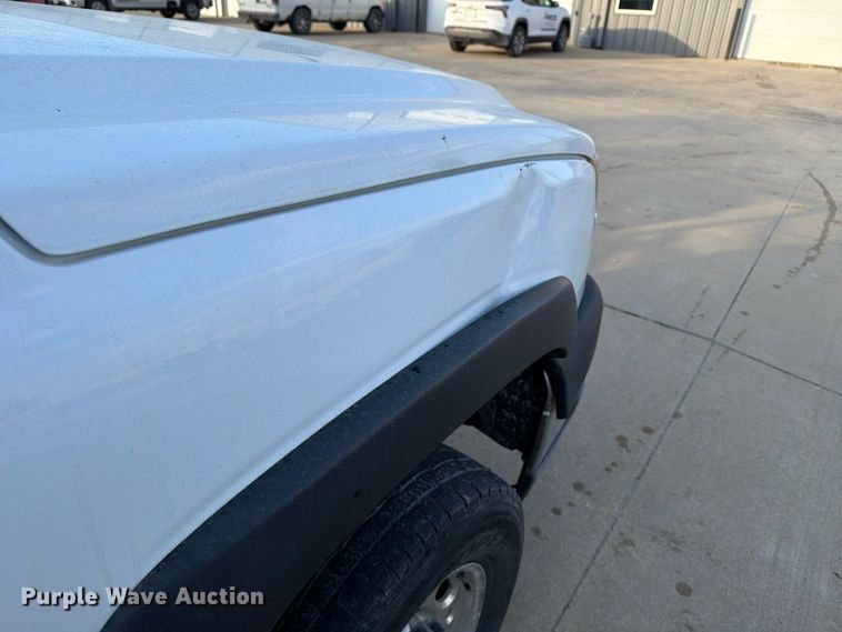 image for item EX1173 2005 Chevrolet Silverado 2500HD utility bed pickup truck