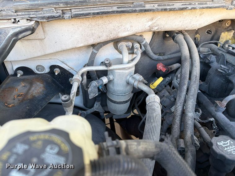 image for item EX1173 2005 Chevrolet Silverado 2500HD utility bed pickup truck
