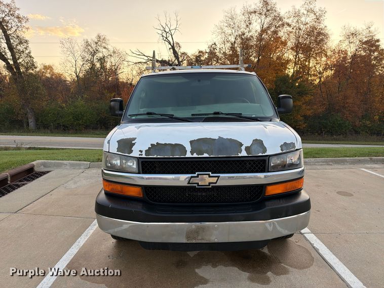 image for item EX1174 2010 Chevrolet Express 2500 van