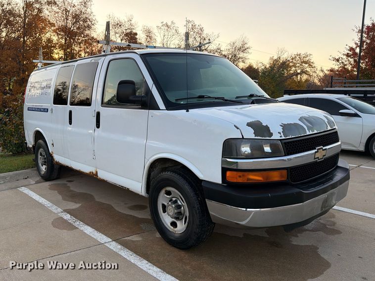 image for item EX1174 2010 Chevrolet Express 2500 van