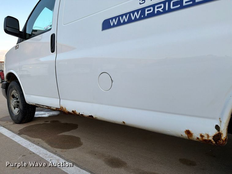 image for item EX1174 2010 Chevrolet Express 2500 van