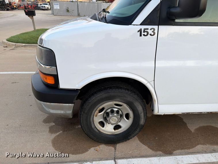 image for item EX1174 2010 Chevrolet Express 2500 van