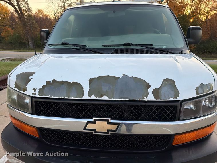 image for item EX1174 2010 Chevrolet Express 2500 van