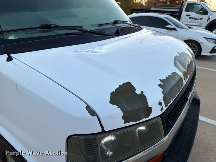 image for item EX1174 2010 Chevrolet Express 2500 van