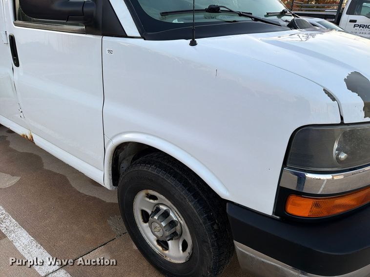 image for item EX1174 2010 Chevrolet Express 2500 van