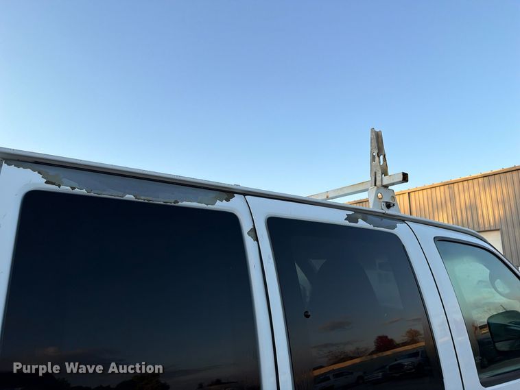 image for item EX1174 2010 Chevrolet Express 2500 van